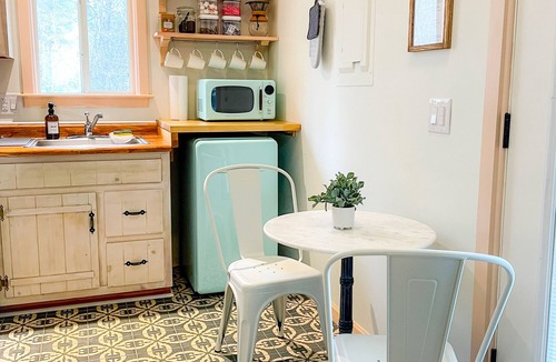 Sautee Nacoochee Cabin | Modern Boho Cabin - Romantic Couples Getaway - Luxury Tub - 5mi from Helen