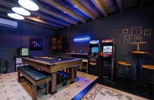 Dial House | Modern Cabin with Luxury Gym, Firepit + Game Room!