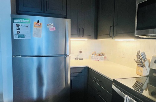 East Cesar Chavez Apartment | Modern Clean 1/1 Near Downtown Gym Pool