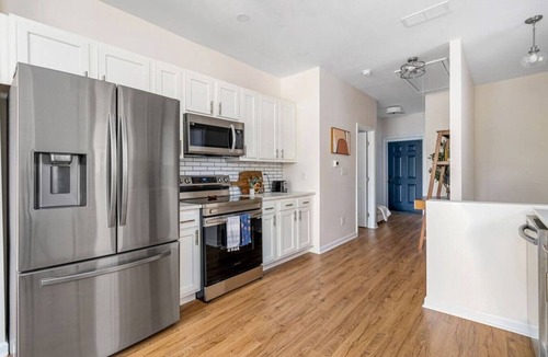 Columbus Apartment | Modern, Convenient, 2BR, BA, w/Balcony