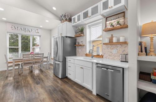 Long Beach House | Modern cottage with covered deck grill & fireplace - walk to beach-bars-dining