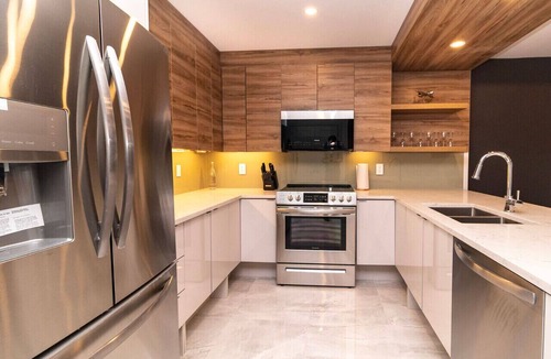 Downtown Halifax Apartment | Modern Downtown 2BD/2BA Suite w/Balcony, Gym & City Views