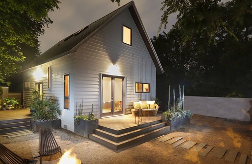 Swede Hill House | Modern East Side Bungalow