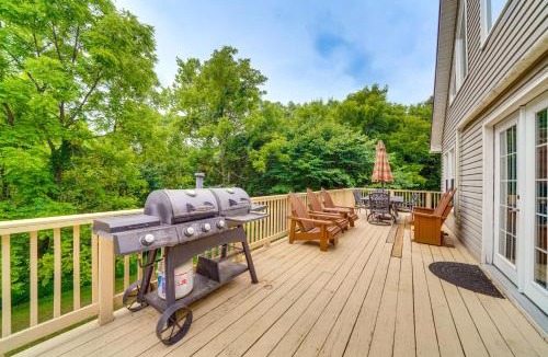Eckerty House | Modern Eckerty Home w/Deck on Patoka Lake!