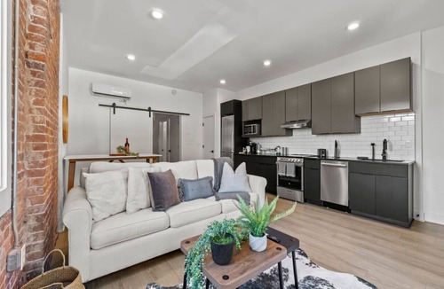Near East Columbus Apartment | Modern Escape at Franklin Park!