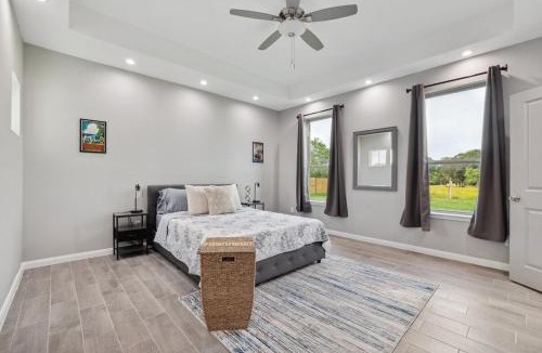 Cedar Creek House | Modern Escape in Cedar Creek