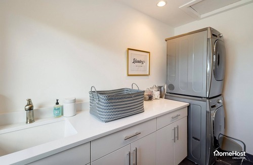 Wonderland Lake House | Modern Family-Friendly Home, 10-Min to Downtown & CU