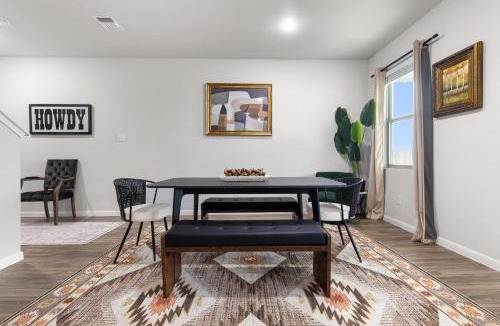 Lockhart Apartment | Modern Farmhouse Retreat w Patio Yard TWR 103
