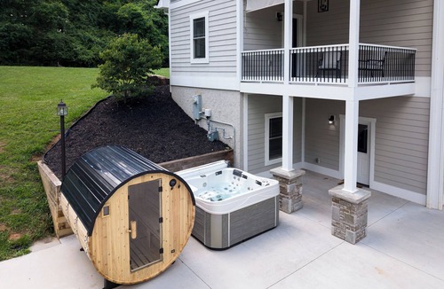 Mars Hill House | Modern Forest Escape w/Pickleball, Hot Tub, Sauna, Gym, Fire Pit & Gameroom!