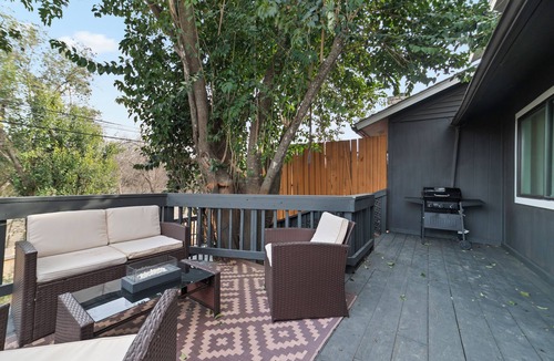 Pleasant Valley House | Modern Home 7 Min from Downtown