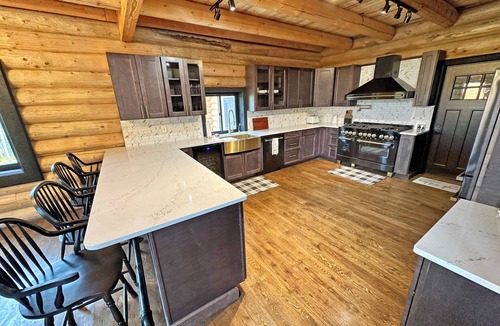Albany House | Modern Log Home on the Kancamagus, Sleeps 20