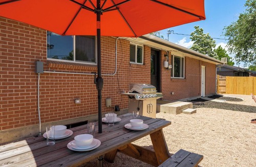 Denver House | Modern, Luxury, Centrally-Located Home with Hot Tub, Sauna, Gym. Pet-Friendly.