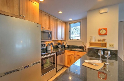 Snowmass Village Condo | Modern MTN Condo w/Pool, Hot Tub, Walk 2 Base VLG