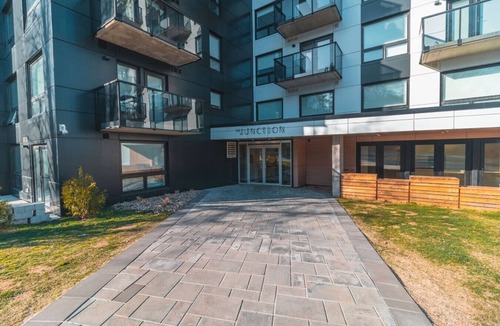 North End Apartment | Modern North End 2BD Suite w/Gym, Workspace & Near Dalhousie