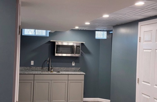 Westminster Apartment | Modern Private Apartment 5 Min to Wachusett & Other Attractions Kitchenette