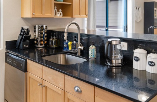Englewood Condo | Modern Retreat | 2BR Retreat Near Denver | Gym