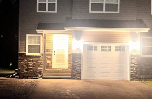 Dieppe House | Modern Spacious 3 bedrooms plus 2.5 bath in Dieppe