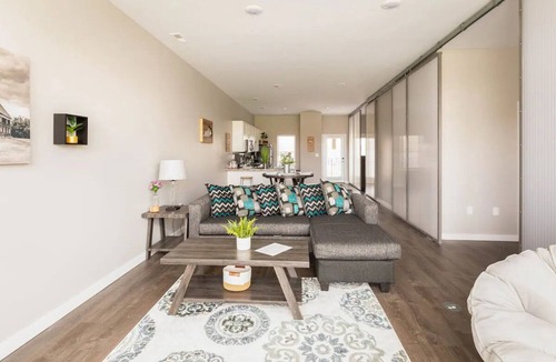 Covington Apartment | Modern + Spacious + close to Cincy