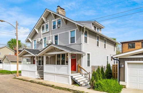 Near East Columbus House | Modern Spacious Condo on Gay St