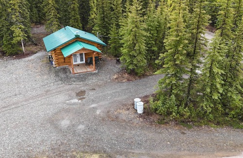 Tok Cabin | Modern Studio Cabin Near Downtown Tok