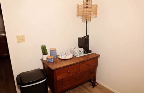 Medicine Lodge House | ModernBoho- 2min drive to Gyp Hills scenic drive.