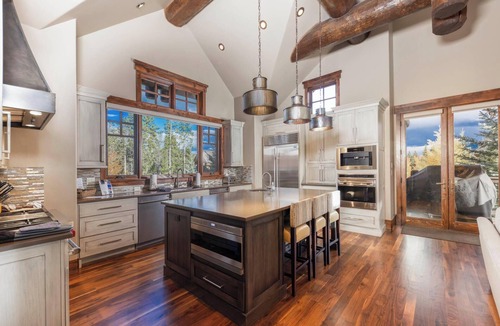 Peak 8 House | Monarch at Shock Hill: Elegant Home w/Hot Tub, Firepit, Near Gondola