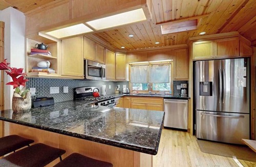 Northwood House | Monte Rio 2BR A-frame cabin with private hot tub — dog friendly