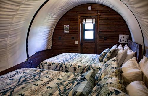 Satin Cabin | Moon River Ranch