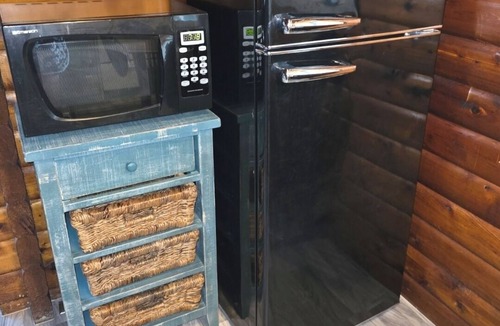 Ridgeway Apartment | Moose Cabin Inn is a cozy 1 bedroom/1 bathroom cabin style apartment. Kenai, AK