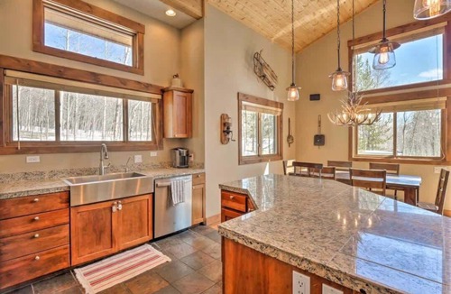 Alma Cabin | Mountain Adventure Lodge
