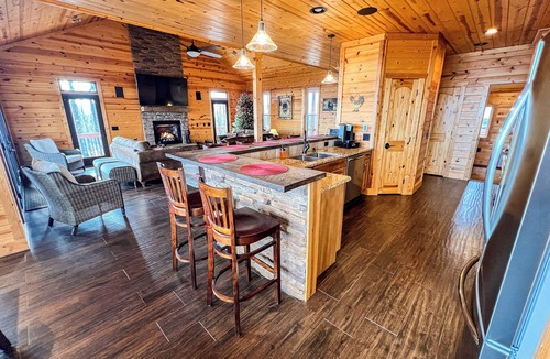 Todd Cabin | Mountain Air, Endless Relaxation -3BR/2.5BALong Range Views, Hot Tub, WiFi