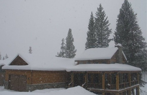 Rendezvous House | Mountain Comfort in Esteemed Rendezvous