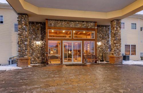 Newbury Hotel | Mountain Edge Suites at Sunapee, an Ascend Collection Hotel