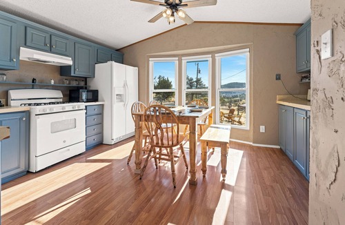 Canon City House | Mountain Farm Stay, Alpacas & Views, Royal Gorge 15min