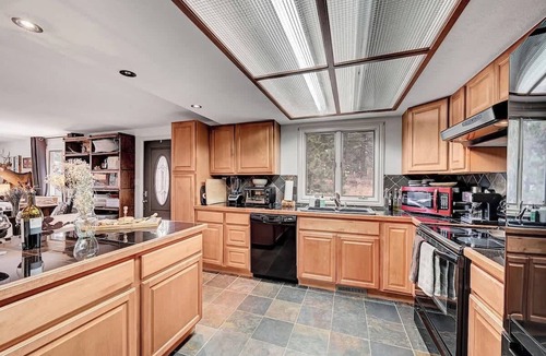 Richmond Hill Corridor House | Mountain Haven-Hot Tub+Pikes Peak+Red Rocks+Serene