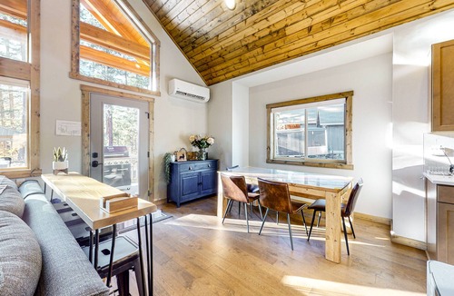 Ronald Cabin | Mountain/lake escape with game room, fast WiFi & Roslyn Ridge amenities