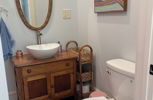 Oakwood Historic District Bed & Breakfast | Mountain Room at The Dragonfly Inn