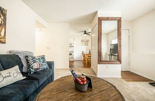 Rockrimmon Condo | ❤Mountain Springs Condo! 4 guests, Kitchen 2 BR❤