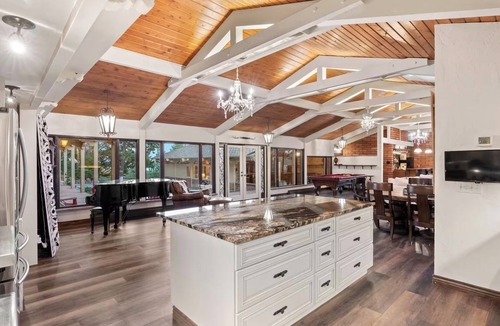 Golden Ski Chalet | Mountain Top Luxury Hot Tub Sauna Amazing Views Red Rocks