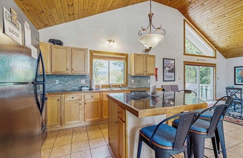 Jackson Ski Chalet | Mountain view private chalet close to ski, golf & Storyland