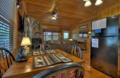 Cherry Log Cabin | Mountain View Retreat | Fire Pit | Mtn Views
