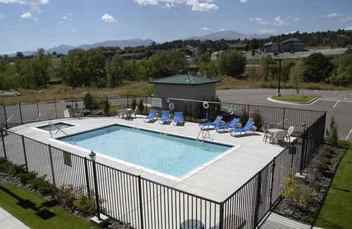 Rockrimmon Apartment | Mountain View Studio + Pool Access
