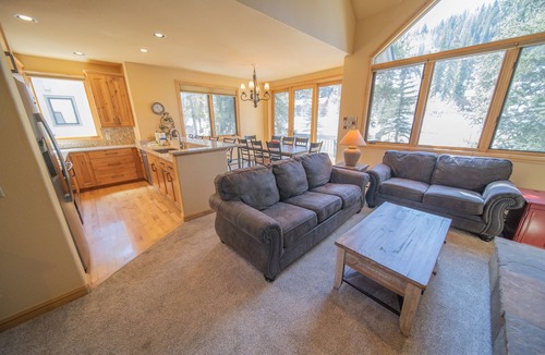 Mountain House House | Mountain Views + Private Tub | Walk to River Run