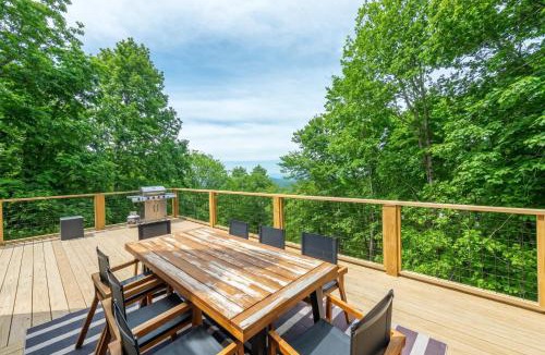 Wolf Laurel House | Mountain Views Private Sauna Wet Bar Hot Tub