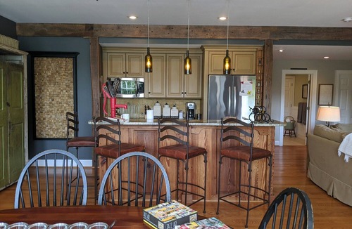 Haw Creek House | Mountain Views/Quiet/private, 10 minutes to downtown on 12 secluded acres!