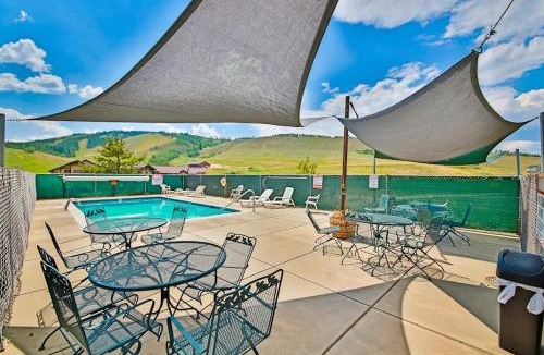 Silvercreek Apartment | Mountainside 001