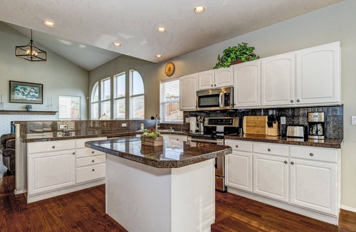 Briargate House | Mountainside Retreat w/ Gym & Hot Tub, Near Hiking, Minutes from AFA