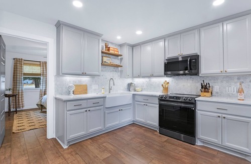Johnson City House | Ms Dot’s 290 Wine Trail Farmhouse-Downtown- Fire Pit - Covered Patio