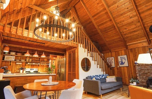 Glacier House | Mt Bakers Couples Cabin Escape-Hot Tub & Romance