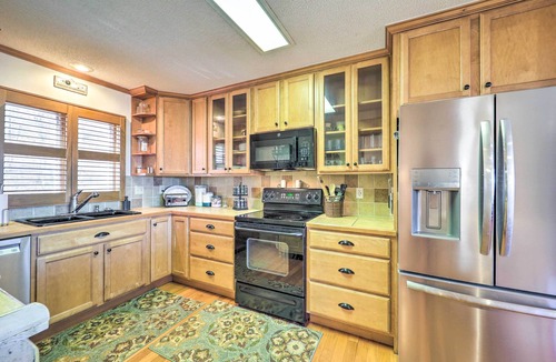 Charter Hills Cottage | Mtn-view Cabin w/Deck, 2 Mi to Beech Mtn Slopes!